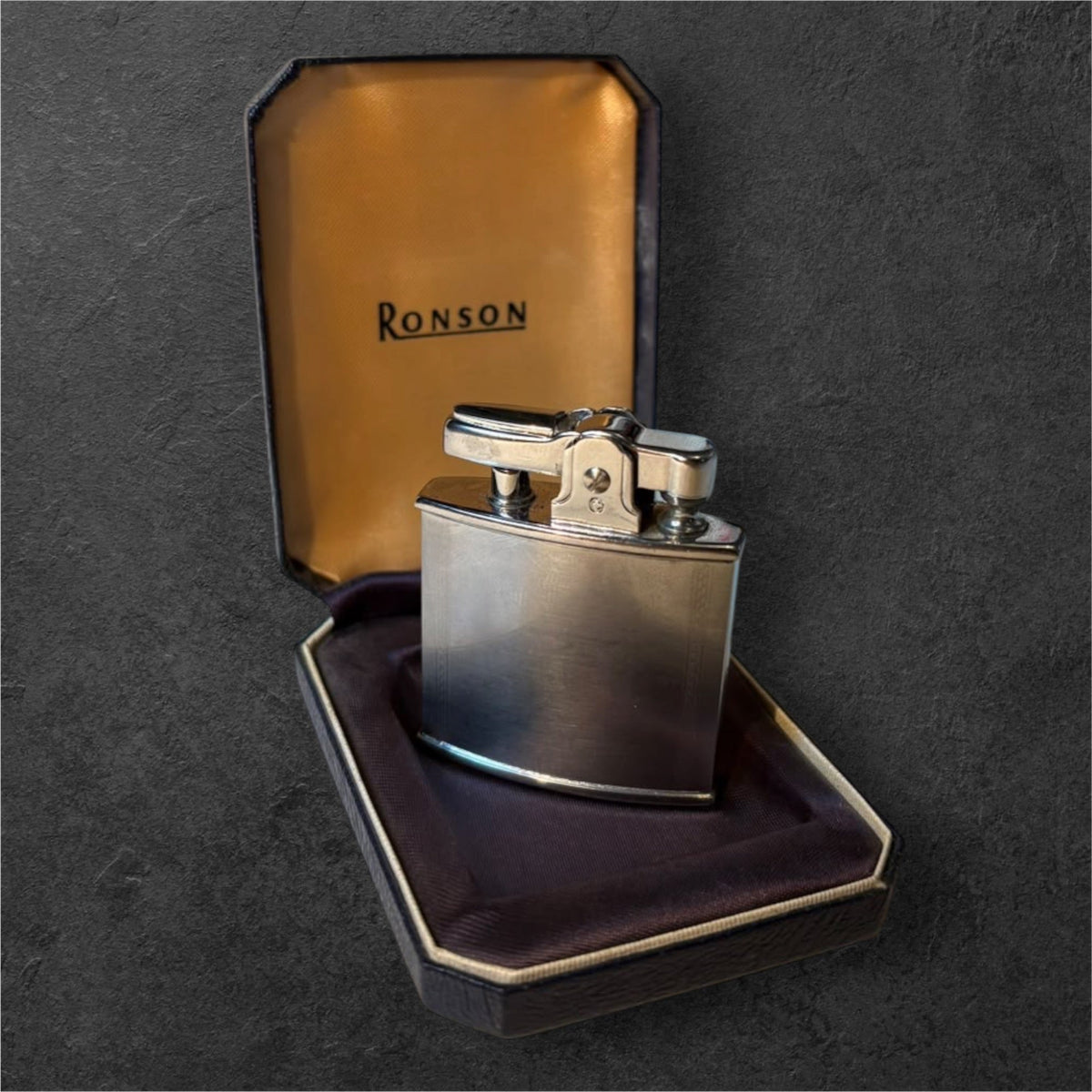 Vintage Ronson Standard - brasswick